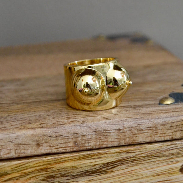 the "BOOB" ring